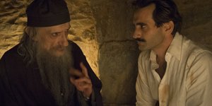 Ένα πλήθος εκλεκτών ηθοποιών πλαισιώνουν τους Στάθη Ψάλτη-Οδυσσέα Παπασπηλιώπουλο 