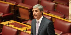 Ο Σίμος Κεδίκογλου ζήτησε να μην μεταφερθεί το ΤΕΙ Χαλκίδας