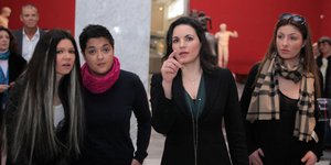 Οι βόλτες της Ολγας Κεφαλογιάννη με τη Ρουσλάνα στο Αρχαιολογικό Μουσείο