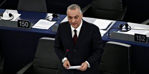 Ο πρώτος αξιωματούχος της Ελλάδας και της ΕΕ που θα δει από κοντά τους 2 Ελληνες-Φωτογραφία: Alexandros Michailidis / SOOC