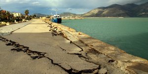 Ρίχτερ... έρωτα στην Κεφαλονιά: Της έκανε πρόταση γάμου μέσα στα χαλάσματα [εικό