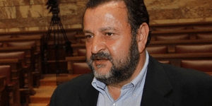 Χοντρό επεισόδιο στην Κεφαλονιά: Ο υφυπουργός Εργασίας παραλίγο να πιαστεί στα χ