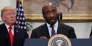  Παραιτήθηκε και άλλος σύμβουλος του Τραμπ