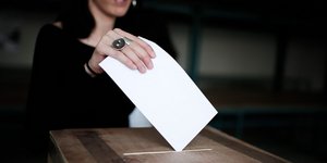  Φωτογραφία:Intimenews