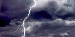 Τραγωδία στη Λάρισα: 22χρονος βρήκε ακαριαίο θάνατο από κεραυνό την ώρα που περπ