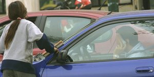 Η κρίση εξαφανίζει τα παιδιά των φαναριών: Τα στέλνουν σε πιο επικερδείς χώρες