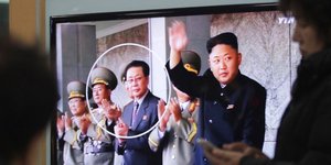 Κυκλωμένος ο θείος του Κιμ Γιονγκ Ουν