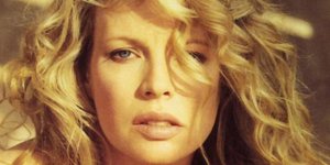 Φτυστή η μάνα της στα νιάτα της η κόρη της Κιμ Μπέισινγκερ [εικόνα]