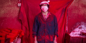 Το αληθινό εργαστήριο του Αϊ Βασίλη: Εργάτες στην Κίνα φτιάχνουν τα Χριστουγεννιάτικα στολίδια [εικόνες]