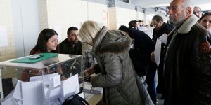 Η διαδικασία της ψηφοφορίας βρίσκεται σε εξέλιξη από το πρωί / Φωτογραφία: EUROKINISSI