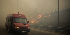πυρκαγιά στην Κινέτα/Φωτογραφία: Eurokinissi/ΣΤΕΛΙΟΣ ΜΙΣΙΝΑΣ