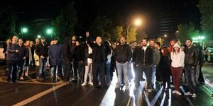 Οργή λαού στην Κύπρο - Διαδηλωτές προπηλάκισαν τον κυβερνητικό εκπρόσωπο - Φυγαδ