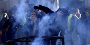 Νέα μέτρα κατά των Κίτρινων Γιλέκων/ Φωτογραφία: AP- Christophe Ena