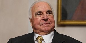 Χτύπημα Χέλμουτ Κολ με βιβλίο-φωτιά: Αίσχος! Δεν έπρεπε να μπει στο ευρώ η Ελλάδ