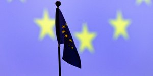 Η Κομισιόν βλέπει σύγκλιση Αθήνας-Θεσμών