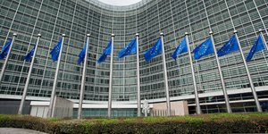 ΕΕ σε Γερμανία: Αυξήστε τους μισθούς για να βοηθήσετε την Ευρώπη