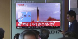 Νέα δοκιμή πυραύλου φέρεται να ετοιμάζει η Β. Κορέα (Φωτογραφία: AP/ Ahn Young-joon)