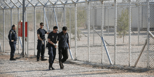 Ενταση και χημικά στην Κόρινθο - Εξέγερση στο Κέντρο Φιλοξενίας Αλλοδαπών