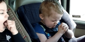 Χέβυμεταλάδες απο... κούνια [βίντεο]