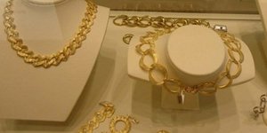 Γυναίκες – Αρσεν Λουπέν έκλεψαν με μοναδικό τρόπο κοσμήματα στη Λαμία [βίντεο]