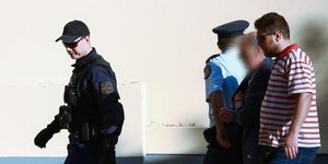Ο 73χρονος κοσμηματοπώλης μεταφέρεται στα δικαστήρια -Φωτογραφία:Intimenews/ΒΑΡΑΚΛΑΣ ΜΙΧΑΛΗΣ