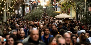 «Τσουχτερό» το τελευταίο ραντεβού με τη Εφορία για το 2017 / EUROKINISSI: ΤΑΤΙΑΝΑ ΜΠΟΛΑΡΗ