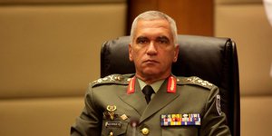 Ο επίτιμος αρχηγός ΓΕΕΘΑ Μιχ. Κωσταράκος -Φωτογραφία: ΧΡΗΣΤΟΣ ΜΠΟΝΗΣ//EUROKINISSI