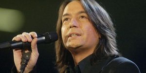 Ο Γιάννης Κότσιρας αποχαιρετά το καλοκαίρι απόψε στην Τεχνόπολη