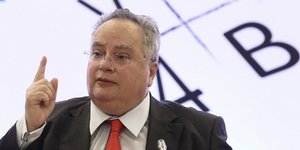 Ο Νίκος Κοτζιάς/ Φωτογραφία intime