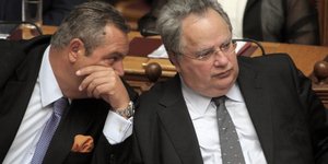 Ο Πάνος Καμμένος & ο Νίκος Κοτζιάς (Φωτογραφία: EUROKINISSI/ΓΙΩΡΓΟΣ ΚΟΝΤΑΡΙΝΗΣ)