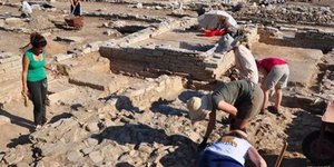 Μυστήριο με αρχαίους τάφους που ανακαλύφθηκαν στο Αιγαίο: Ενας διαφορετικός ανεπ