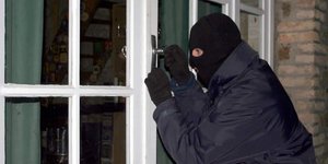 Με καλάσνικοφ και οξυγόνο άρπαξαν 100.000 ευρώ 