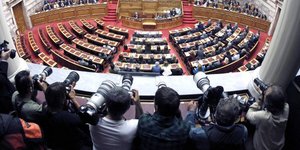 Πάρτι εκατομμυρίων ευρώ στα κόμματα με προεκλογικά κουπόνια -Πρώτο το ΚΚΕ