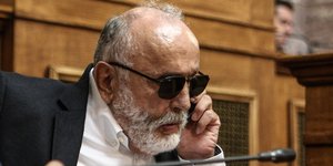 Ο Π. Κουρουμπλής ενημερώνει την επιτροπή Περιβάλλοντος της Βουλής -Φωτογραφία: Nick Paleologos / SOOC