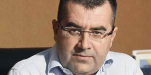 Χοντραίνει η κόντρα: Τα Παραπολιτικά κατέθεσαν μήνυση κατά της Αυγής με δικηγόρο