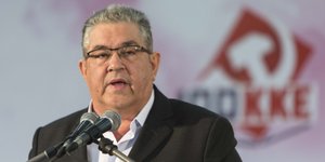 Κουτσούμπας: Τιμούμε όσους βρέθηκαν στην αναγκαστική πολιτική προσφυγιά