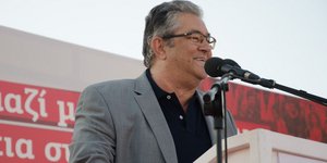 O Δημήτρης Κουτσούμπας/ Φωτογραφία intime