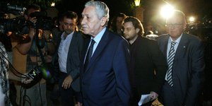 Ο Κουβέλης δεν άνοιξε τα χαρτιά του - Tα τρία σενάρια για τη στάση του 