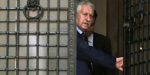 Και...ξαφνικά αλλαγή εκλογικού νόμου και στο βάθος πρόωρες εκλογές