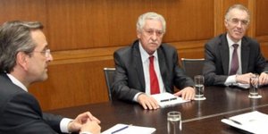 Τηλεφωνική επικοινωνία Κουβέλη με Σαμαρά και Ράπανο