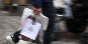 Η αύξηση της ιδιωτικής κατανάλωσης στηρίζεται στις αποταμιεύσεις και στην έξαρση της φοροδιαφυγής/Φωτογραφία: Eurokinissi