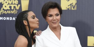 Κιμ Καρντάσιαν και Κρις Τζένερ. Φωτογραφία: ΑP