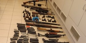 Όπλα και χιλιάδες φυσίγγια βρήκε η ΕΛ.ΑΣ. σε σπίτι στο Ηράκλειο 