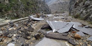 Σαν βομβαρδισμένο τοπίο ο δρόμος προς την Πρέβελη/ Φωτογραφία: meteo