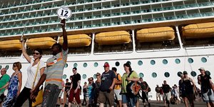 Πρεμιέρα για το λεωφορείο των τουριστών: Πειραιάς -Μουσείο της Ακρόπολη -Σύνταγμ