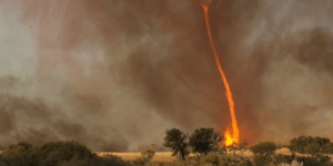Σκηνοθέτης κατάφερε να καταγράψει κυκλώνα φωτιάς! [βίντεο]