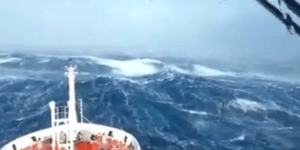 Πως να βρεθεί το μοιραίο Boeing; -Κύματα τέρατα στον Ινδικό Ωκεανό καταβρόχθίζου