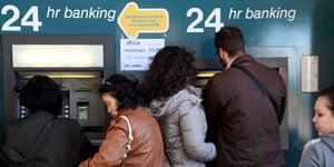 Οριο ανάληψης τα 100 ευρώ την ημέρα