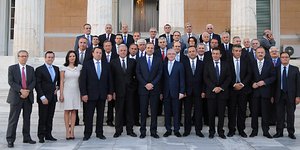 Σήμερα οι παραδόσεις παραλαβές των υπουργείων