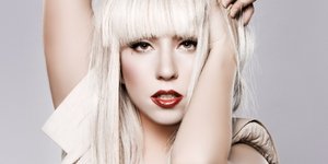 Σοβαρεύεται η Lady Gaga -Κάνει καμπάνια για να μην πουν το νερό... νεράκι στην Κ